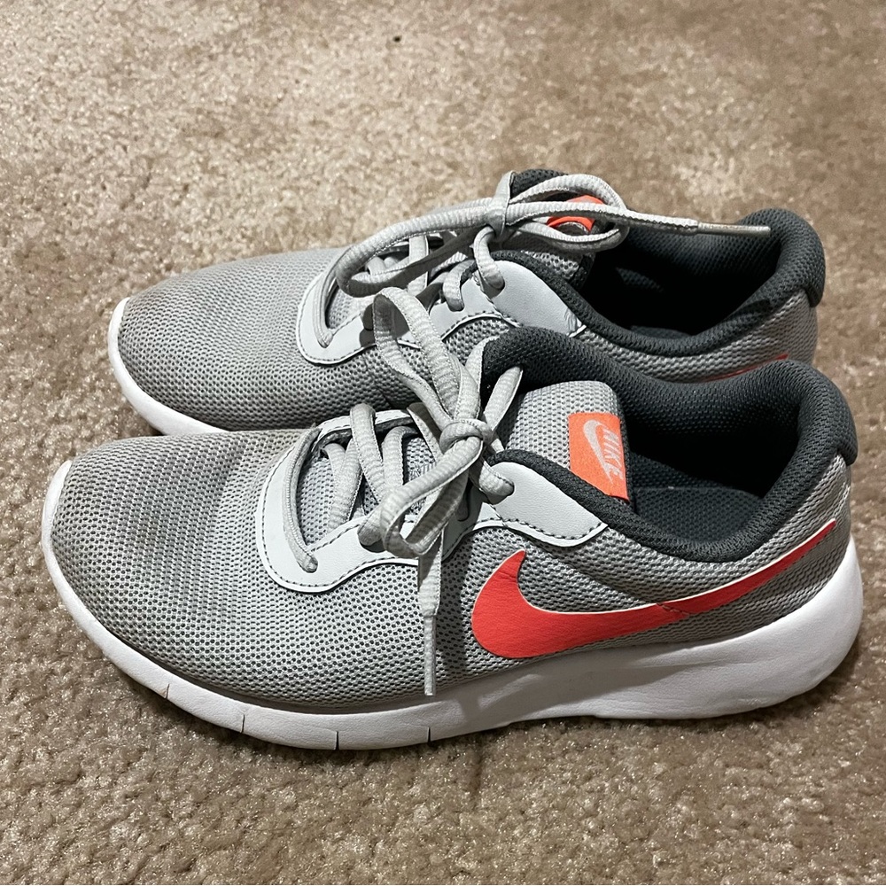 Nike size 4.5y tennis shoes